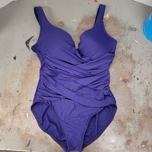 MIRACLESUIT SZ 14 PURPLE SWIMSUIT ONE-PIECE 🩱 SUMMER CURVES